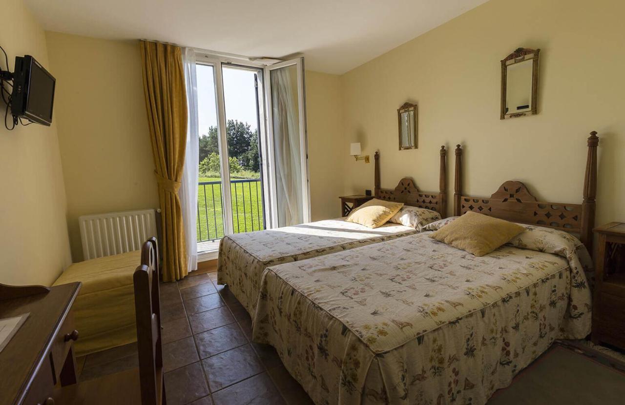 Hotel Ermintxo Ea Buitenkant foto