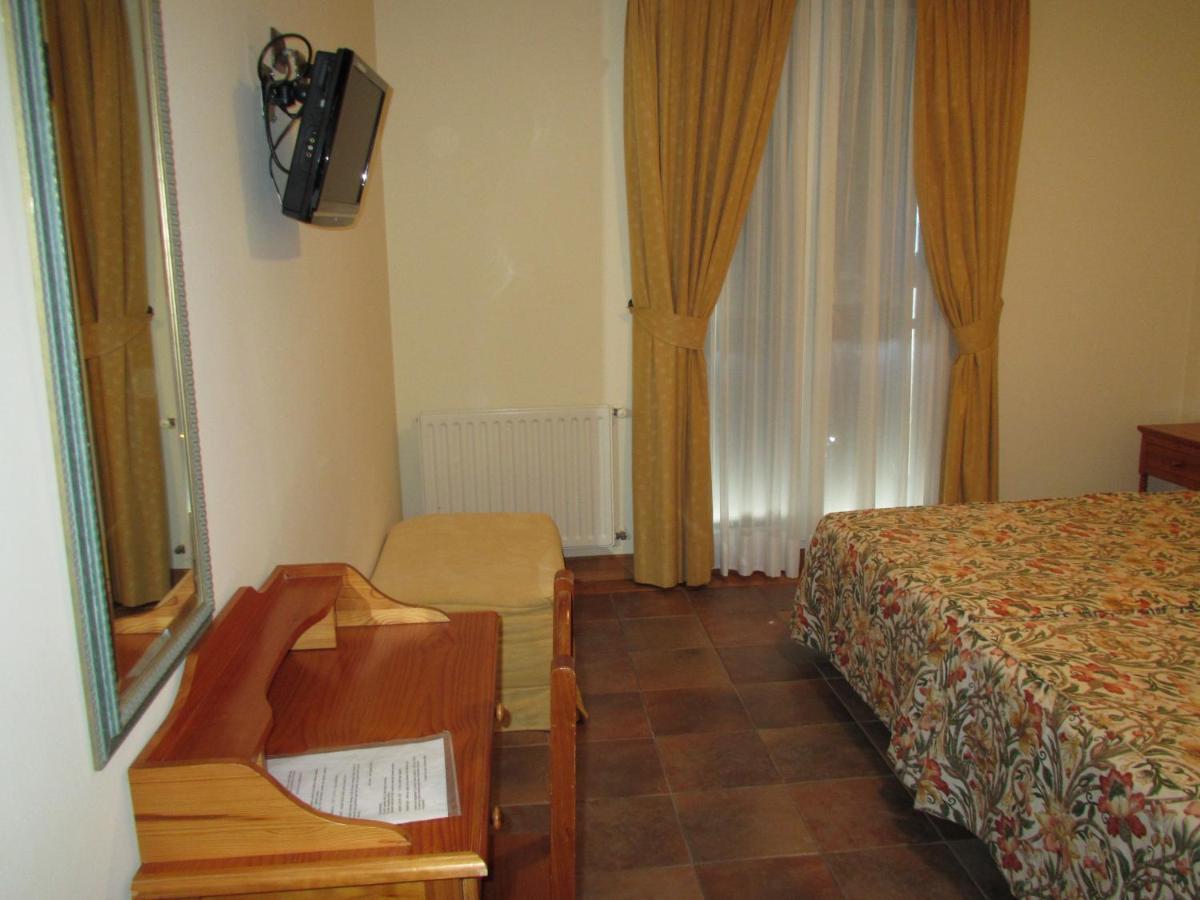 Hotel Ermintxo Ea Buitenkant foto