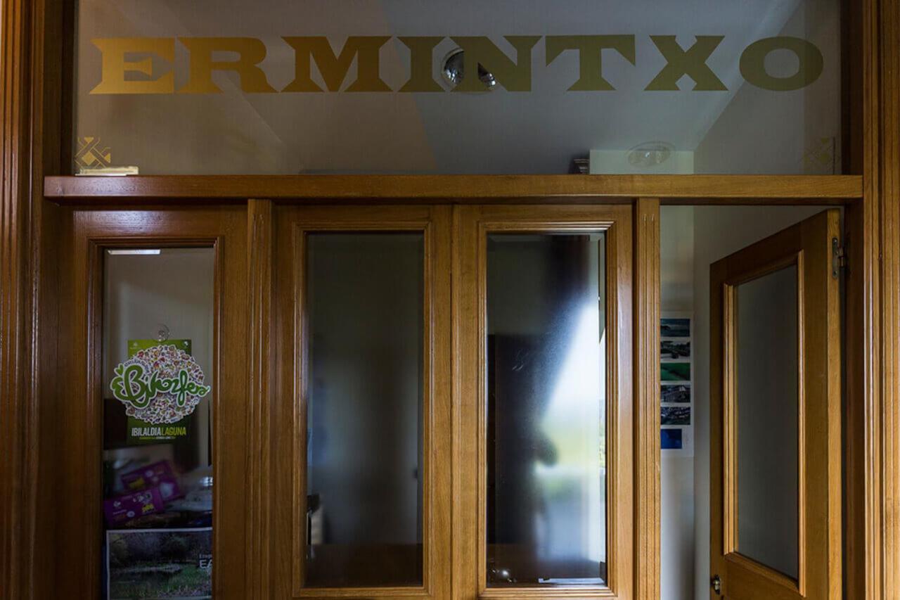 Hotel Ermintxo Ea Buitenkant foto