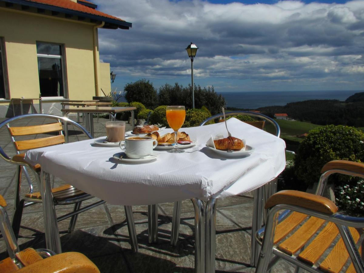 Hotel Ermintxo Ea Buitenkant foto
