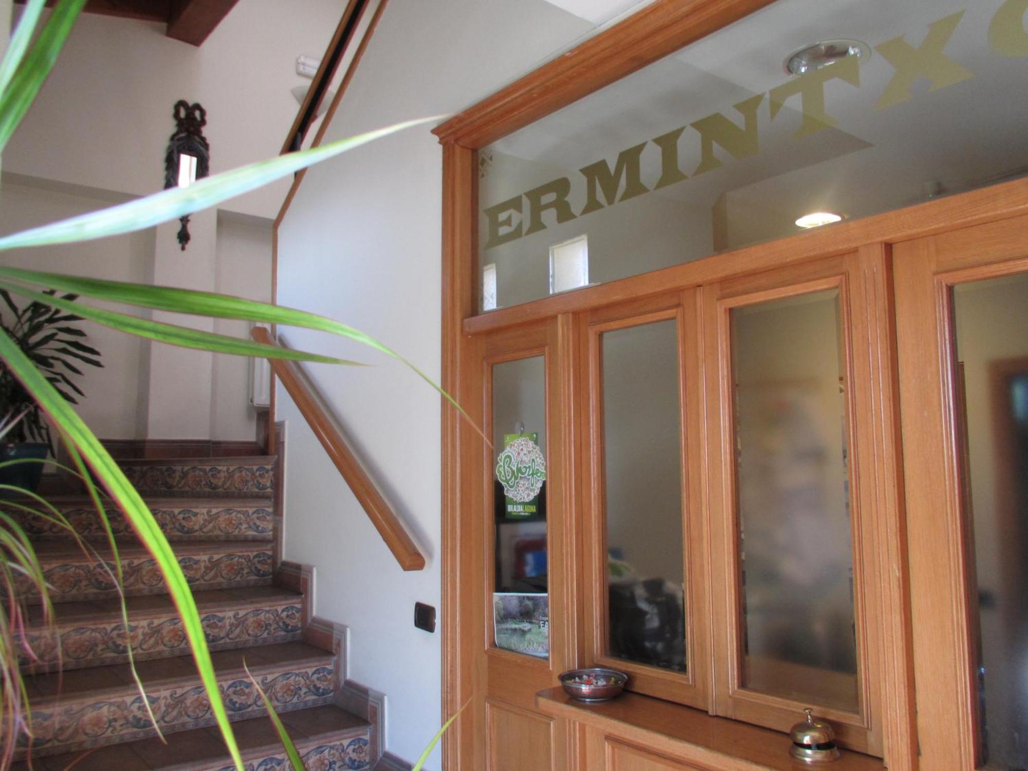 Hotel Ermintxo Ea Buitenkant foto