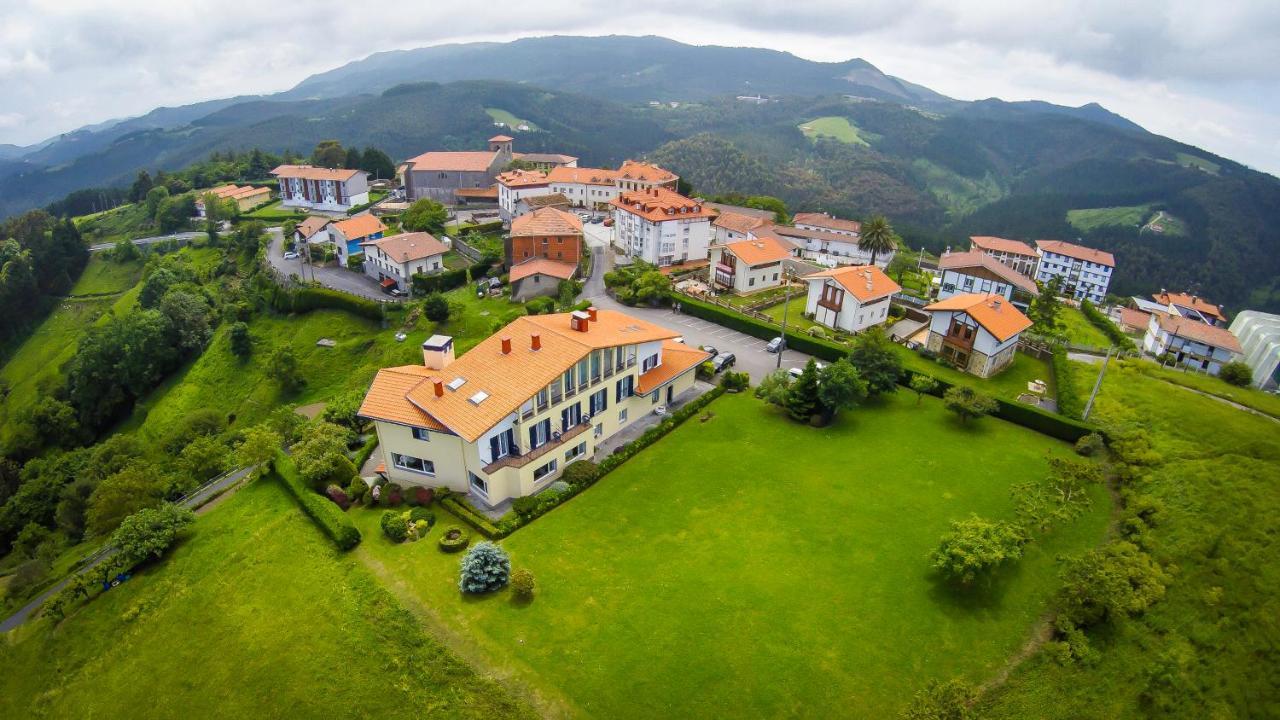 Hotel Ermintxo Ea Buitenkant foto