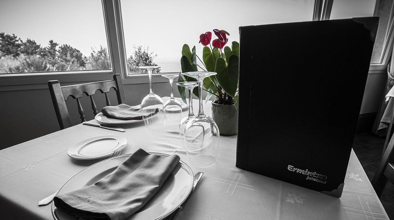 Hotel Ermintxo Ea Buitenkant foto