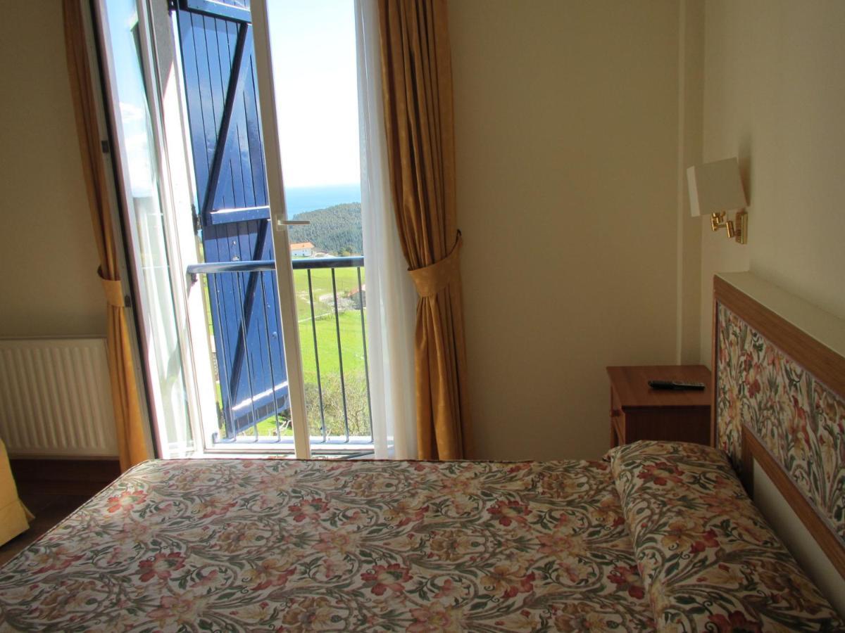 Hotel Ermintxo Ea Buitenkant foto