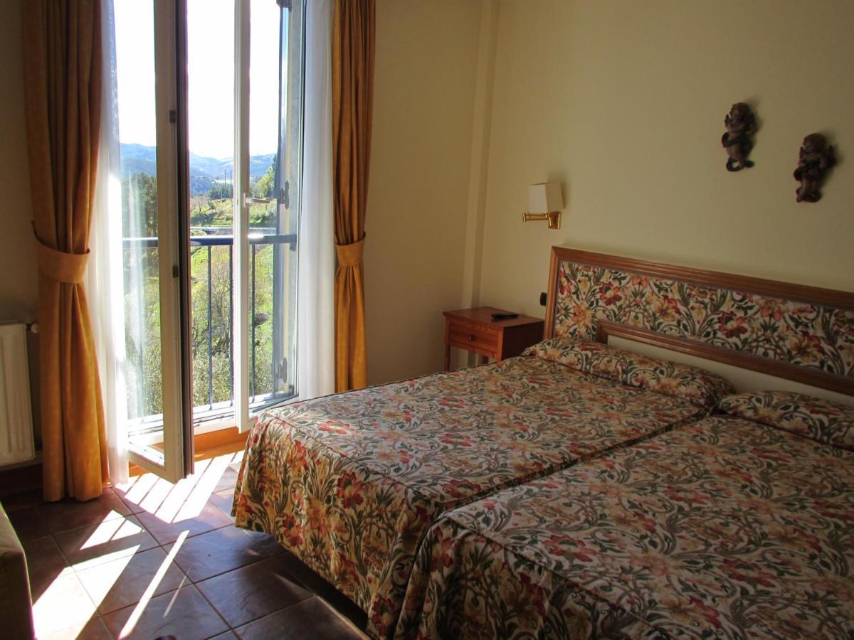 Hotel Ermintxo Ea Buitenkant foto