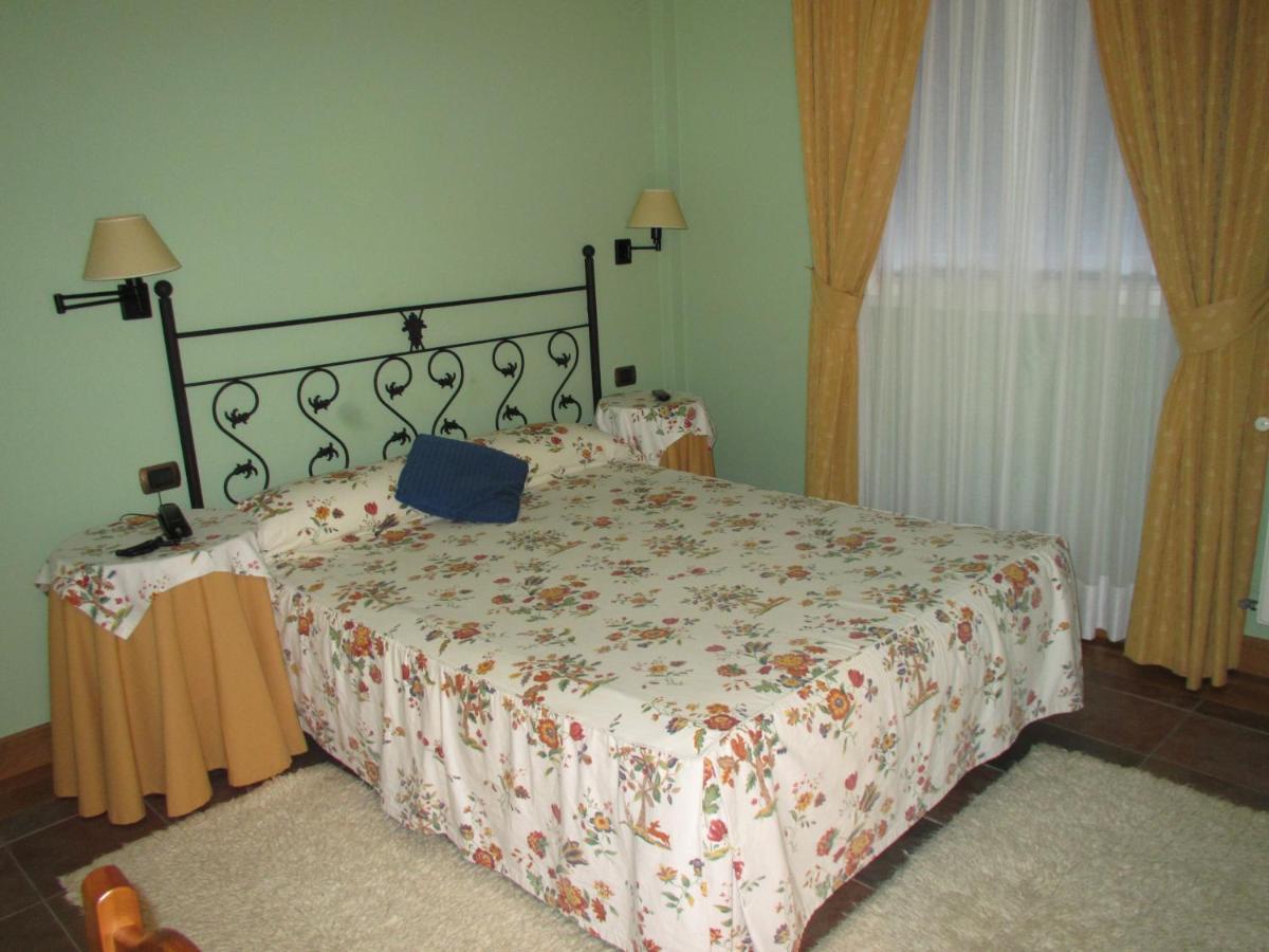 Hotel Ermintxo Ea Buitenkant foto